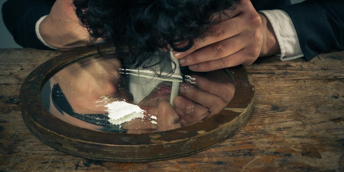 signs of cocaine use and addiction